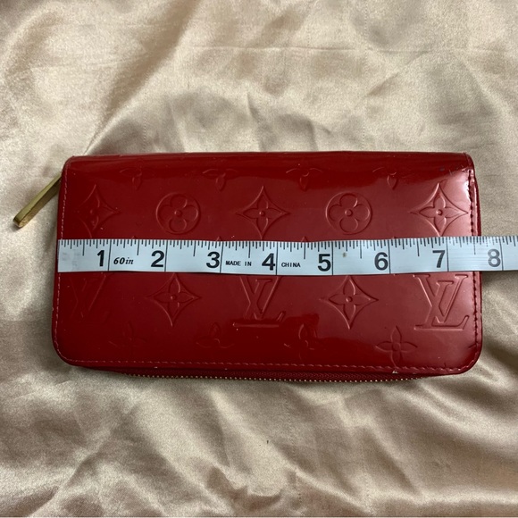 Louis Vuitton Red Vernis Zippy Wallet - Picture 16 of 16